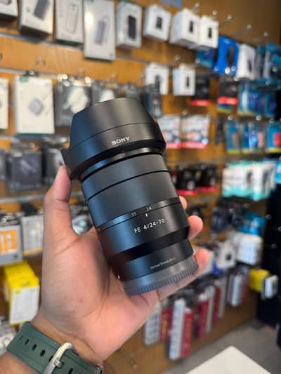 SONY FE 4/24-70mm
