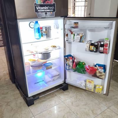 Dawalance Refrigerator model 91999 chrome 20 cubic feet jumbo