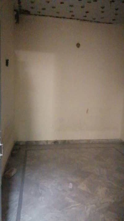 4.5 Marla Used House Upper Portion Available For Rent