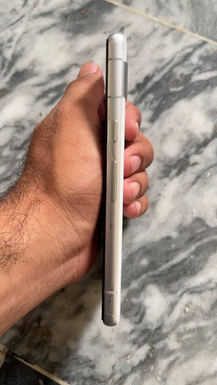 Google Pixel 7a 5