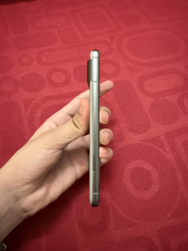 Google Pixel 8 6