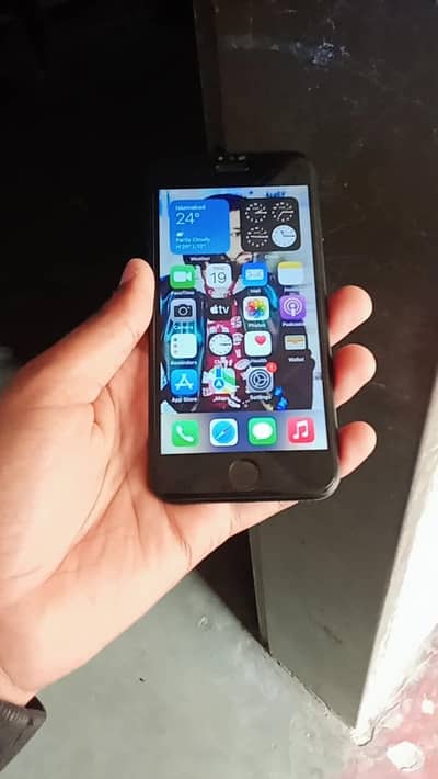 Apple iPhone 7