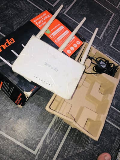 Tenda router model F 3