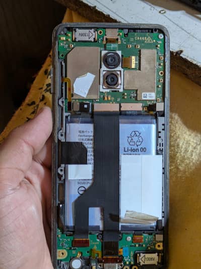 Sharp Aquos R2