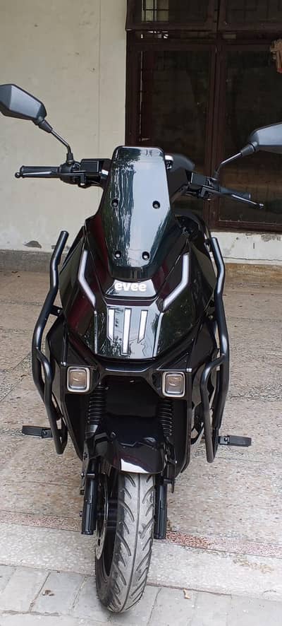 Evee sqube black Scooty | Evee Scooty | Electric Scooty