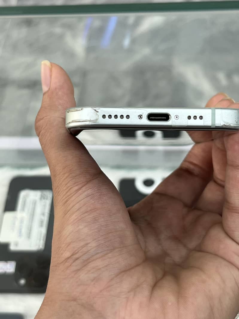iPhone 15 1