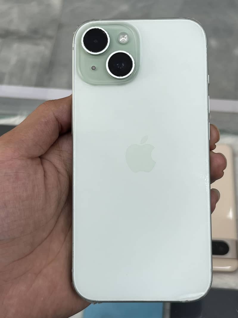 iPhone 15 2