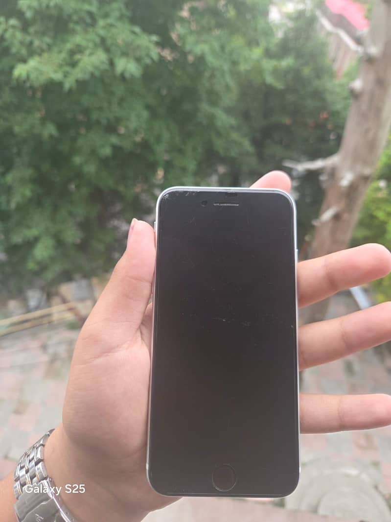 iPhone SE 10
