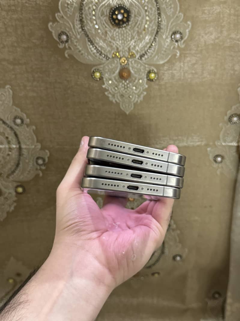 iPhone 13 JV 128GB Non PTA | iPhone 15 Pro Max JV 256GB LLA | 11