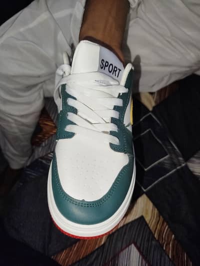 Rasta white shoes_ jamrock low