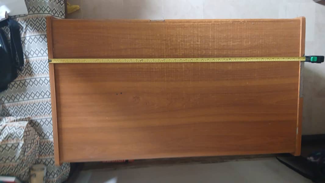 Study table ln good condition 1