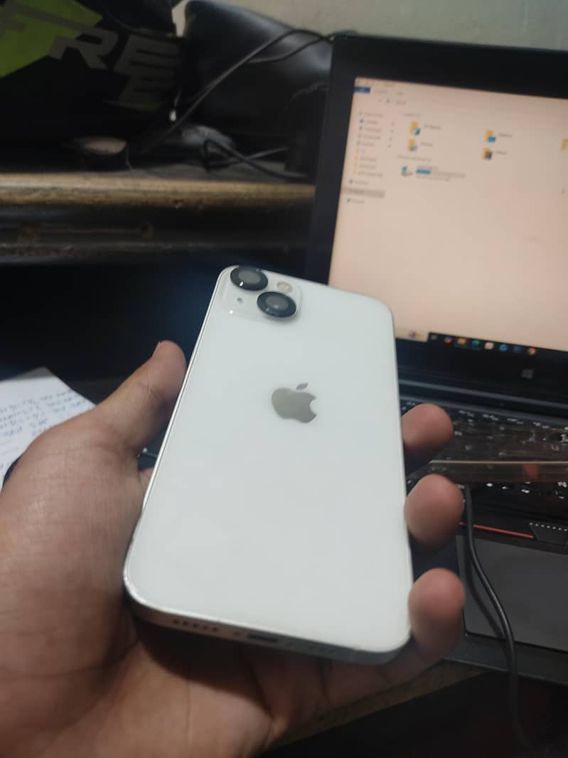 Apple iPhone 13 1