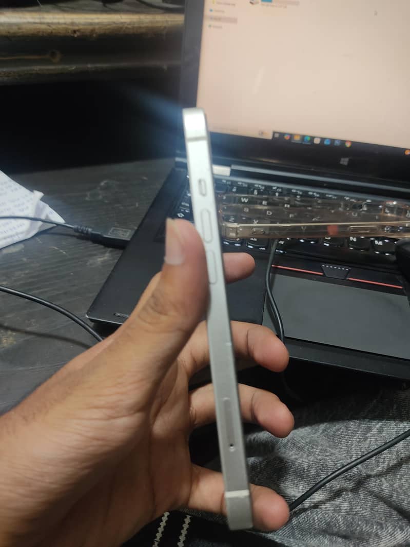 Apple iPhone 13 3