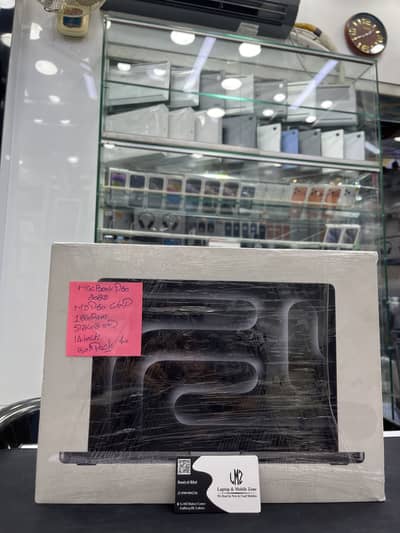 MacBook M3 pro chip 14 inch