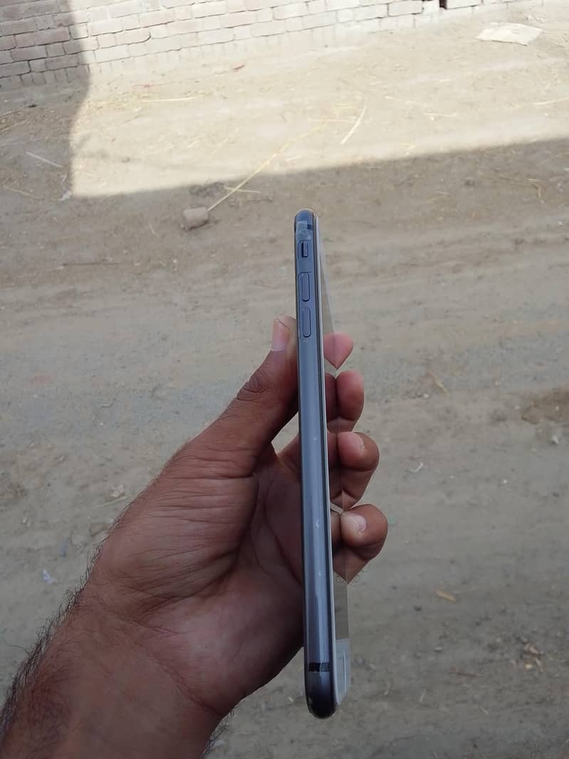 Apple iPhone 8 Plus 2