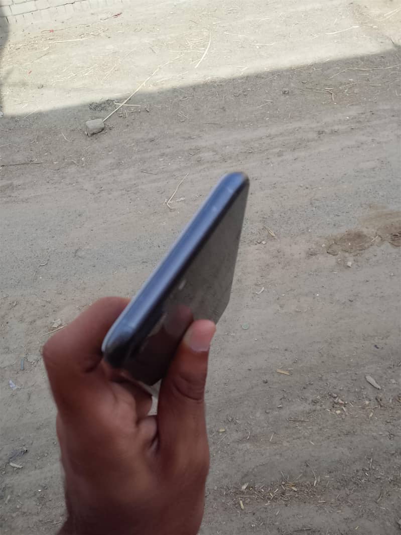 Apple iPhone 8 Plus 3