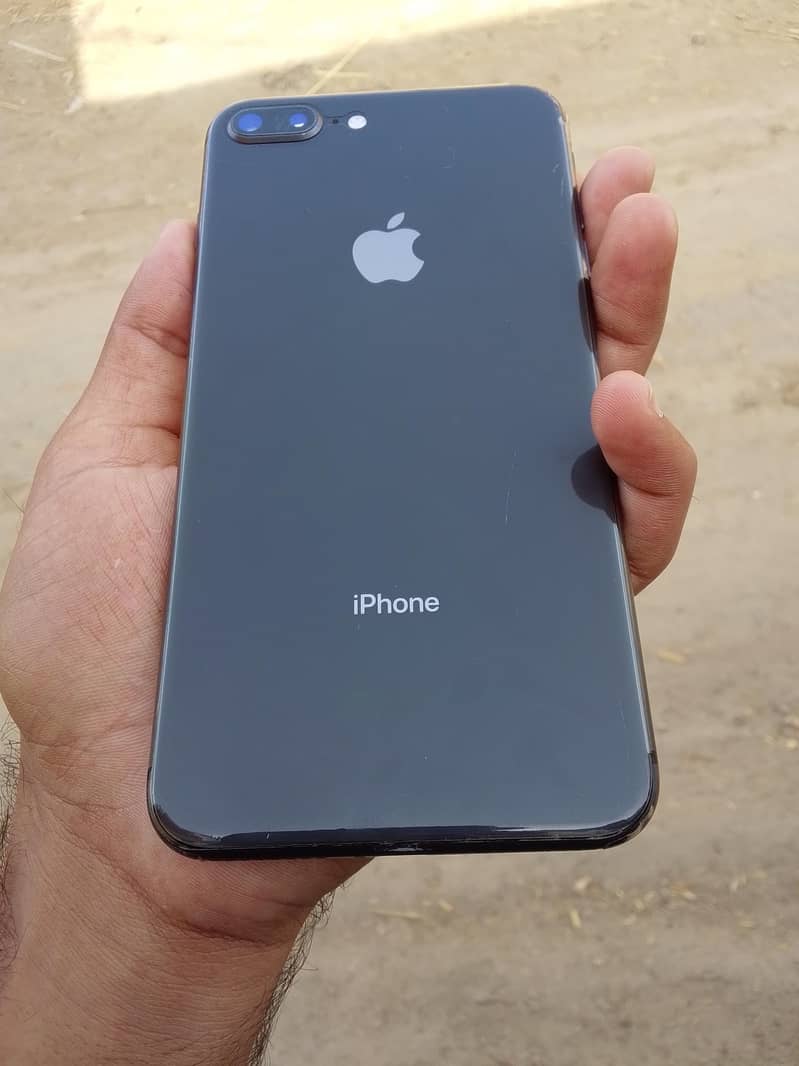 Apple iPhone 8 Plus 5
