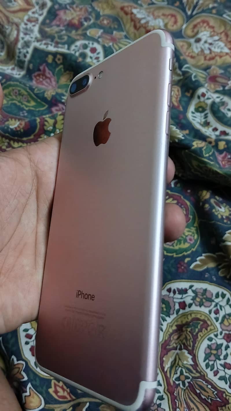 Apple iPhone 7 Plus 3