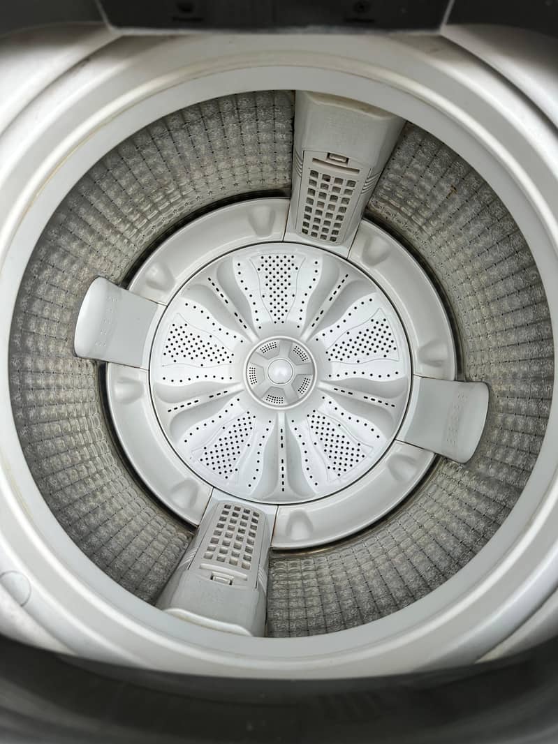 12KG Haier Automatic Machine - Mint Condition 6