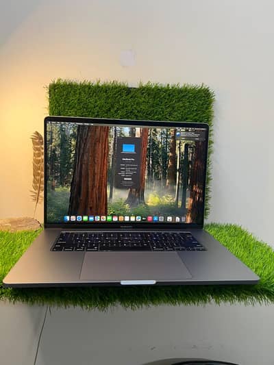 apple MacBook pro 2019/16 inch 512 gb