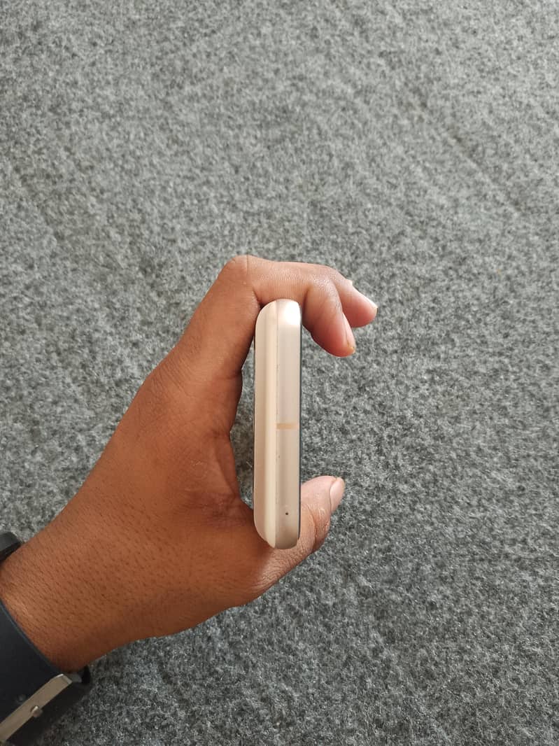 Google pixel 8 4