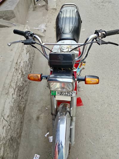 bilkul okay hai red color ki bhai ka Honda CD 70