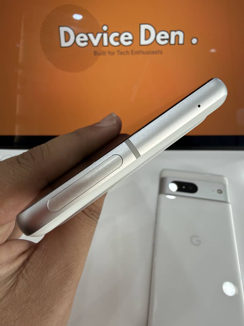 Google Pixel 7 4