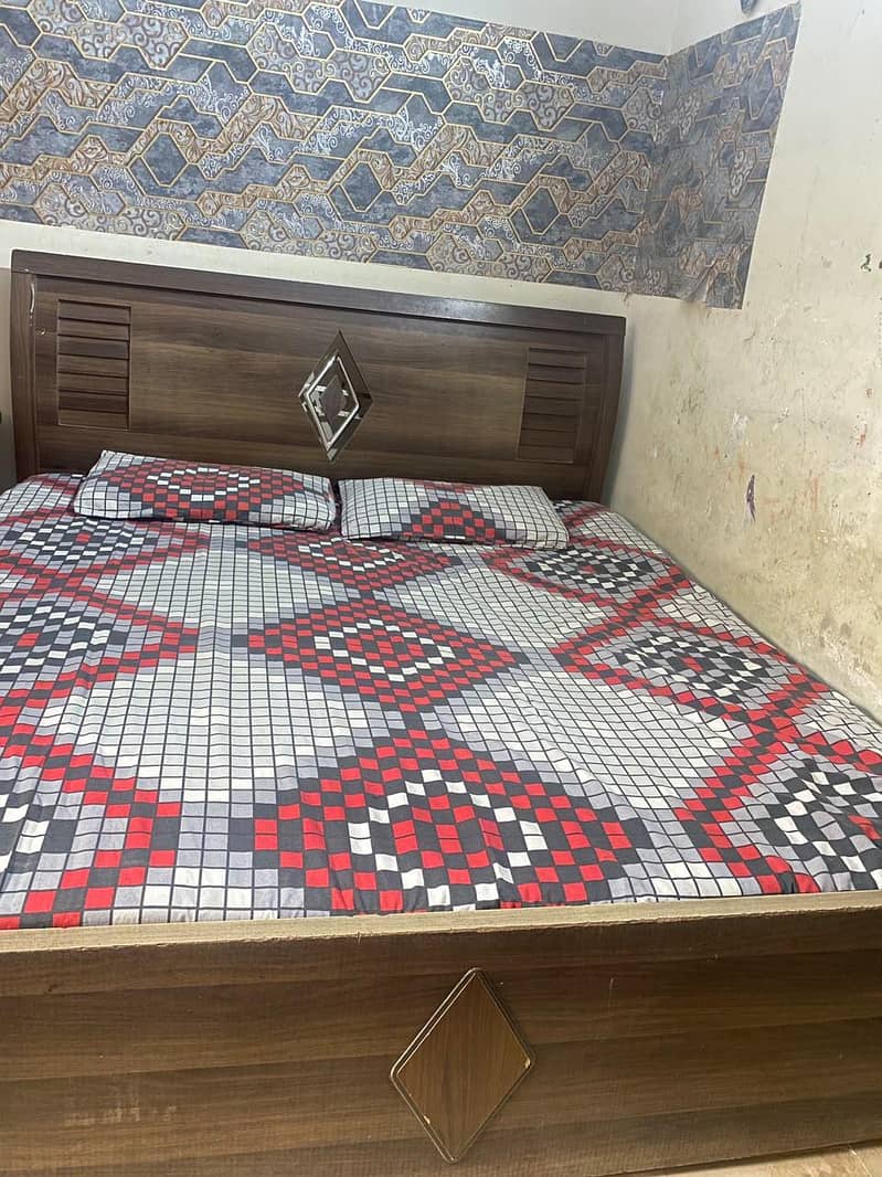 Double Bed with one side table 0
