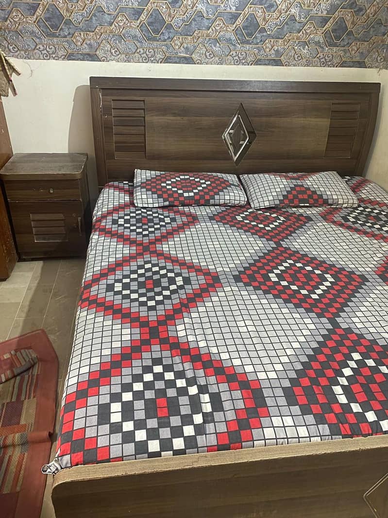 Double Bed with one side table 2