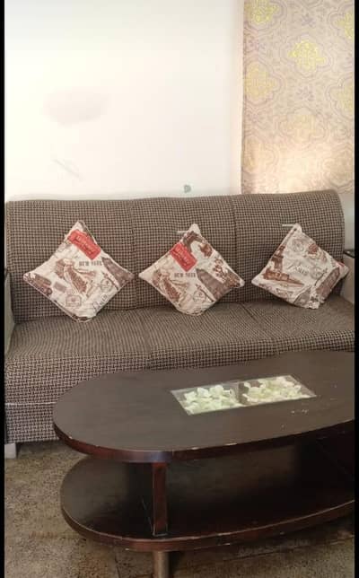 5 Sitter Sosfa Set With Centre Table and 2 Side Tables