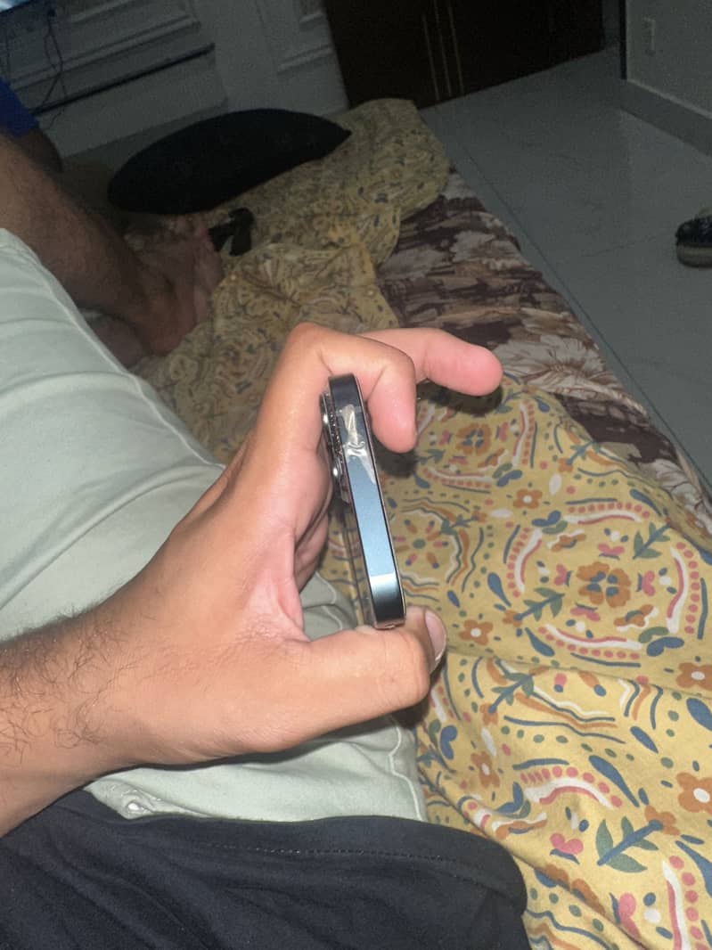 Apple iPhone 14 9