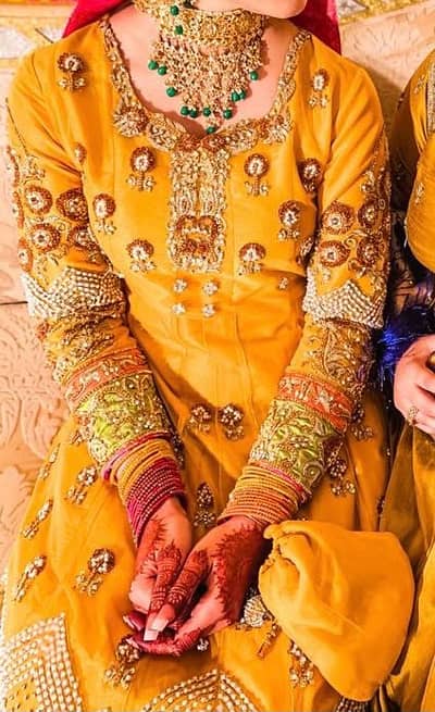 mehndi / bridal dress / wedding wear dress with jewellery