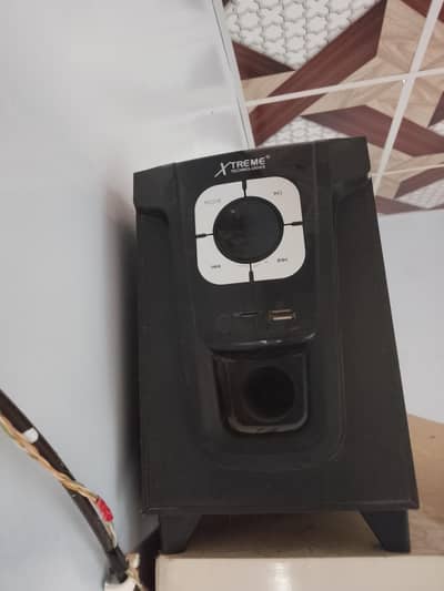 speaker nhi hai bs Aim Hai