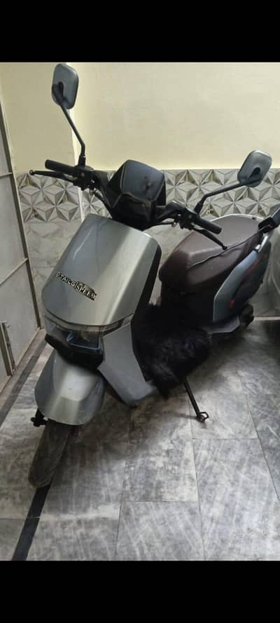 hi speed tail g scooty