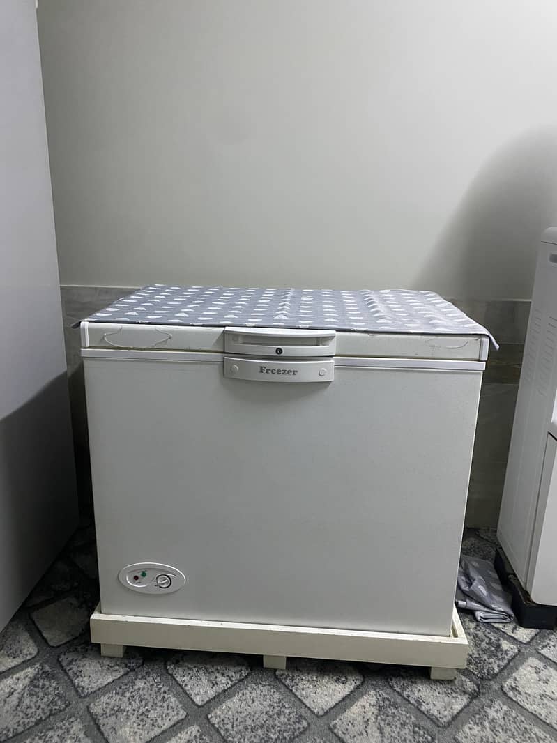 Waves deep freezer 1