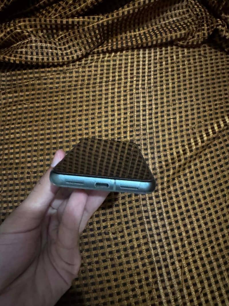 Google Pixel 8 5