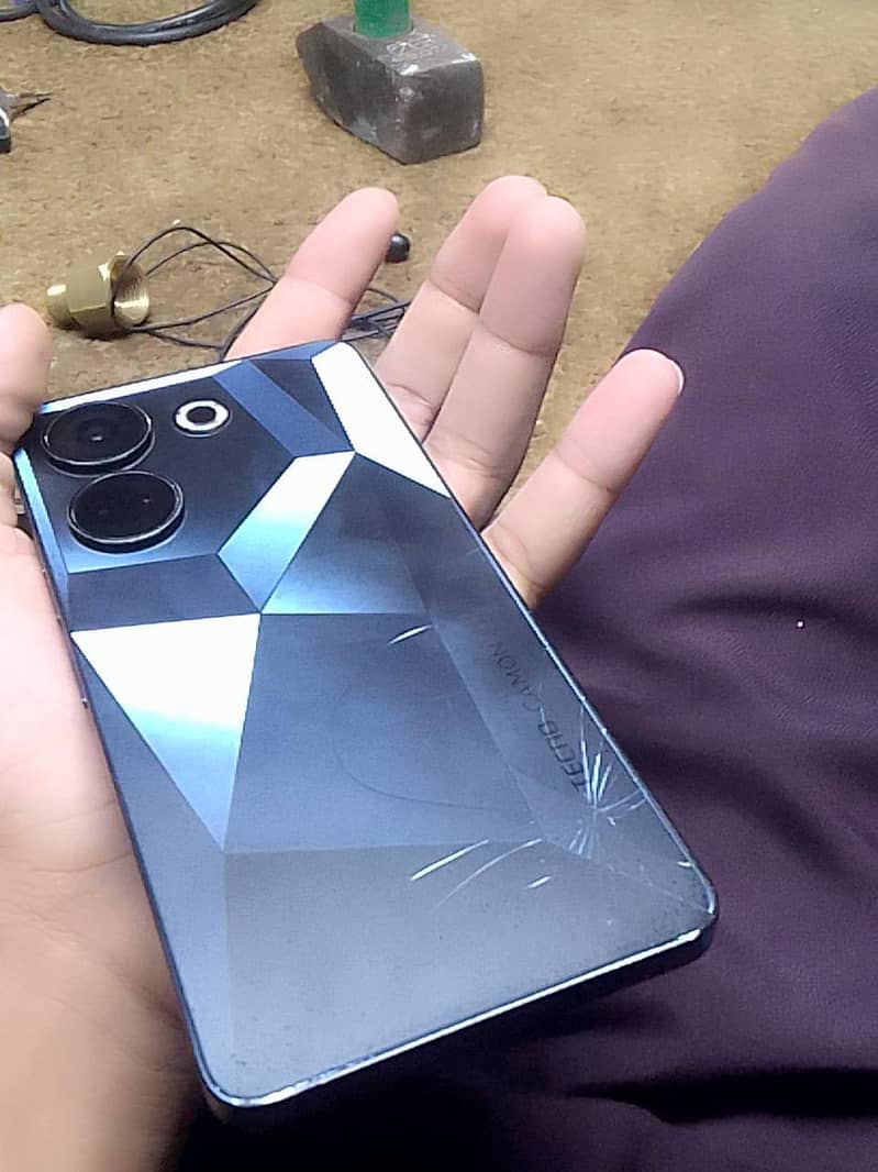 Tecno CAMON 20 1