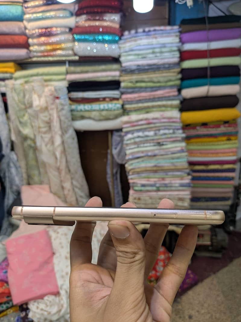 Google Pixel 8 4