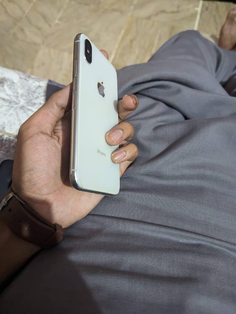 Apple iPhone X 0