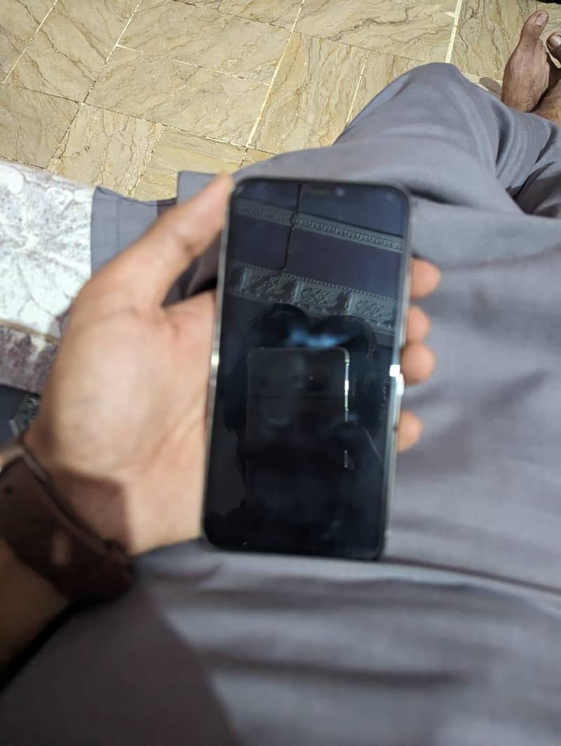 Apple iPhone X 4