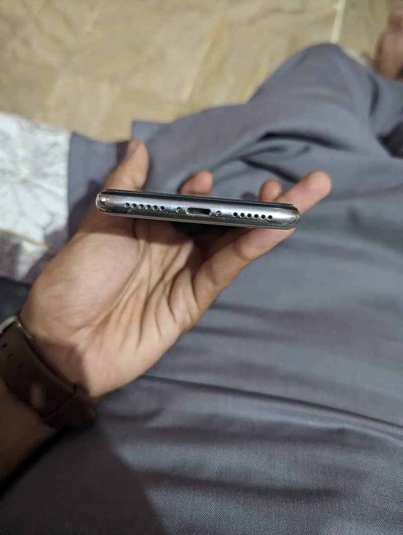 Apple iPhone X 6