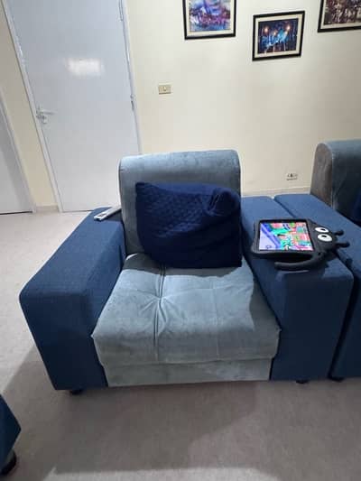 Modern 5 Seater sofa with centre table and Curtains