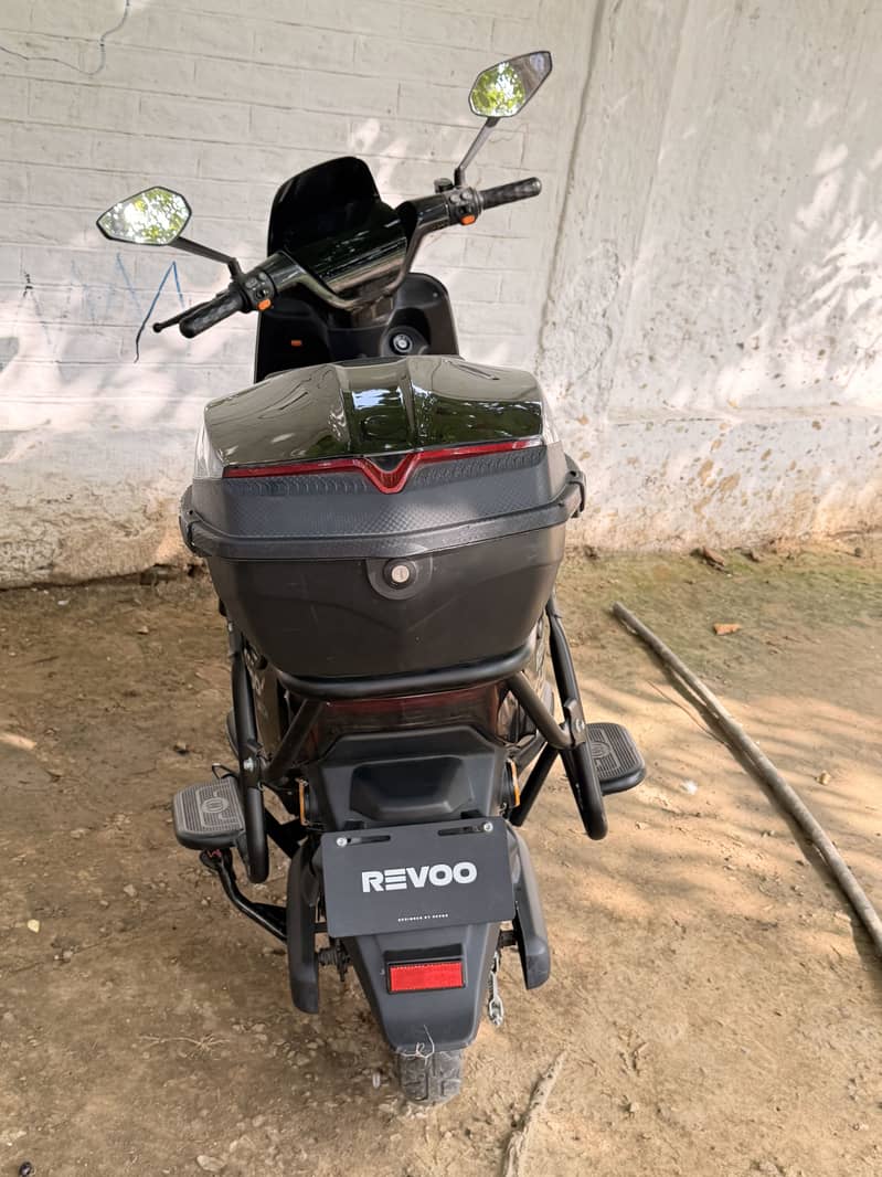 Revoo A12 0
