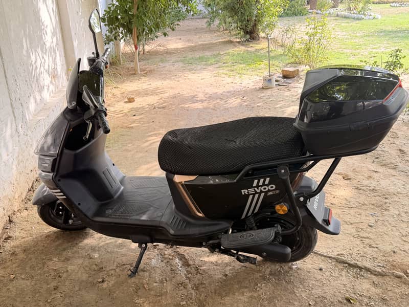Revoo A12 3