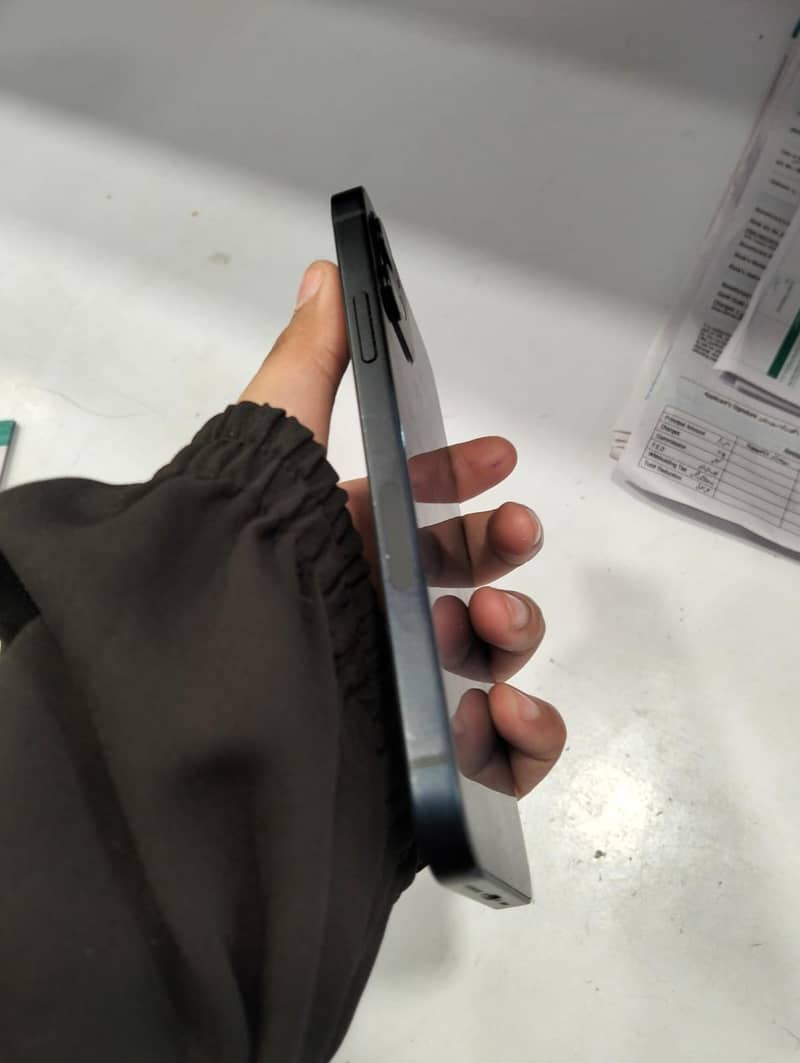 Apple iPhone 12 1