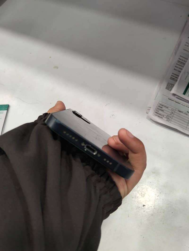Apple iPhone 12 2
