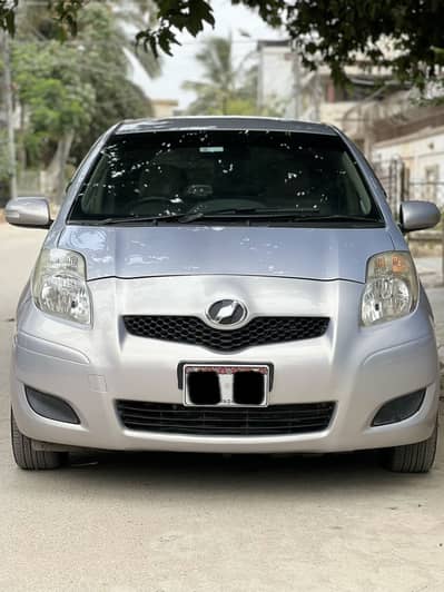 Toyota vitz 2010-2013 beige room