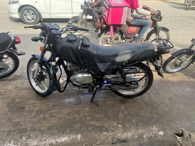 Suzuki GS 150 Special Edition (2022)