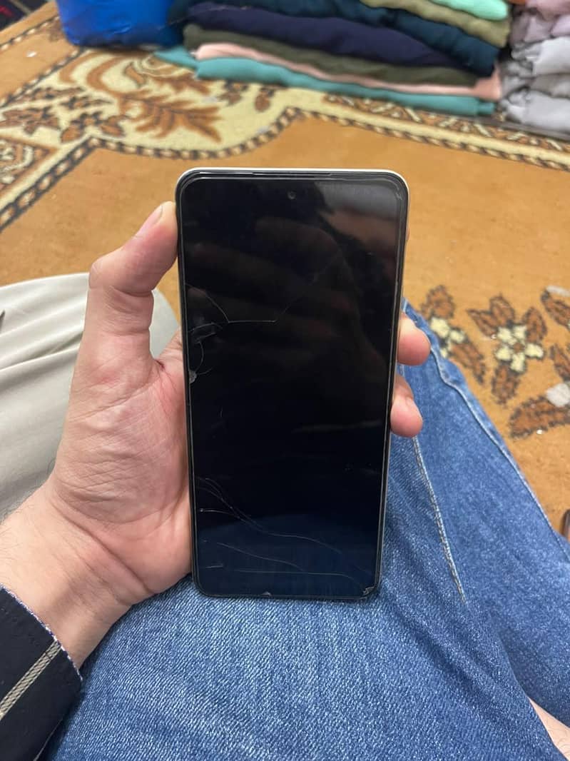 Realme C75 1