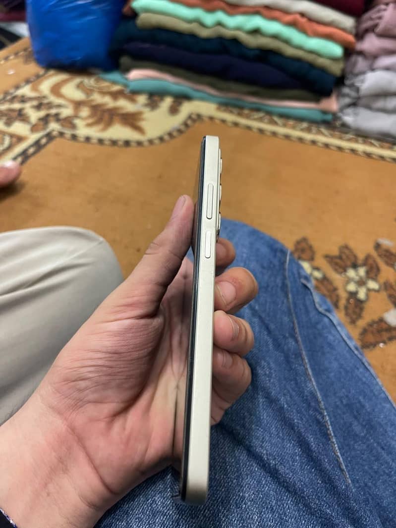 Realme C75 4